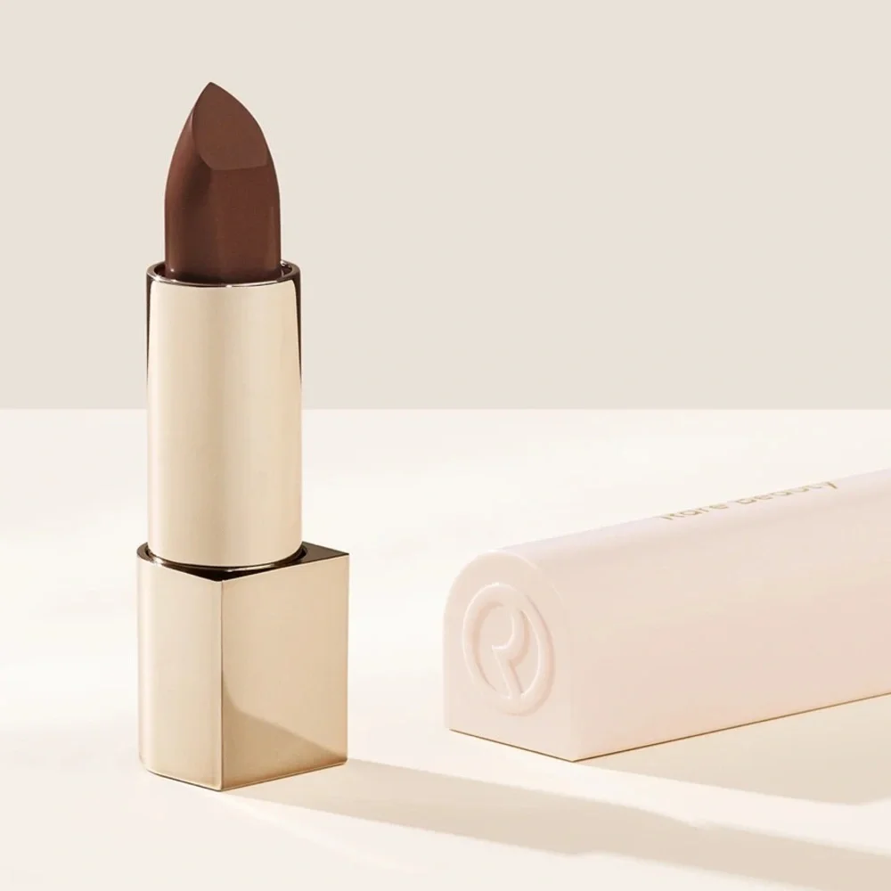 Rare Beauty Kind Words Matte Lipstick in Strong = a rich chocolate brown 💋